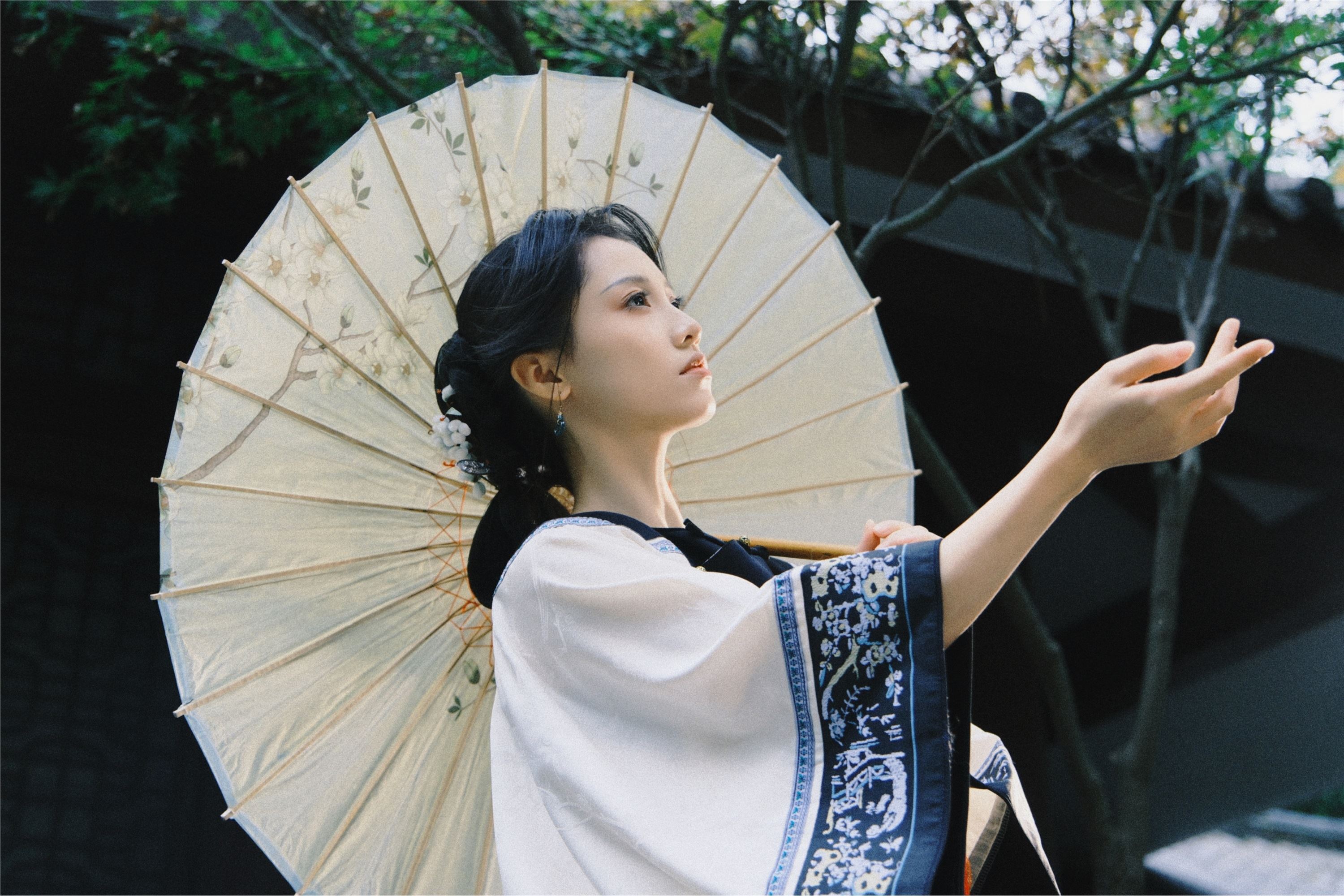 YITUYU艺图语 2025.01.12 锁清秋 珠珠